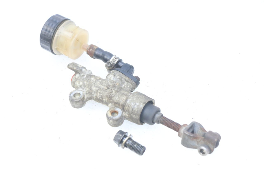 photo de REAR BRAKE MASTER CYLINDER HONDA CBR RR FIREBLADE 900 (1992 - 1994)