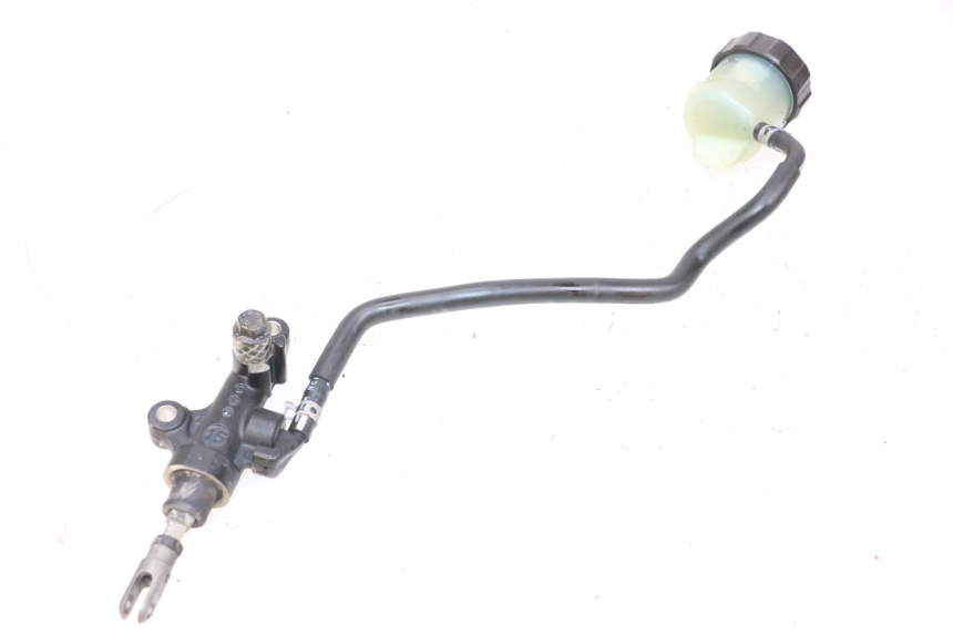 photo de REAR BRAKE MASTER CYLINDER YAMAHA FJR ABS 1300 (2006 - 2012) - Alternative perspective