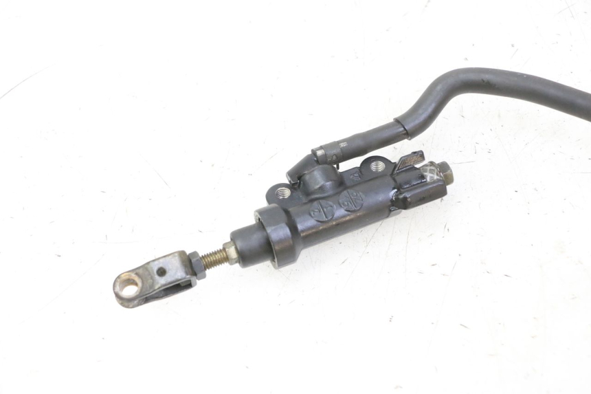photo de REAR BRAKE MASTER CYLINDER YAMAHA FZ6 N FAZER 600 (2004 - 2006)