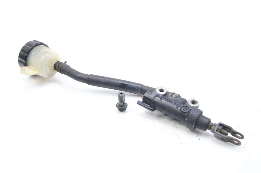 photo de REAR BRAKE MASTER CYLINDER YAMAHA FZS FAZER 600 (2001 - 2003)