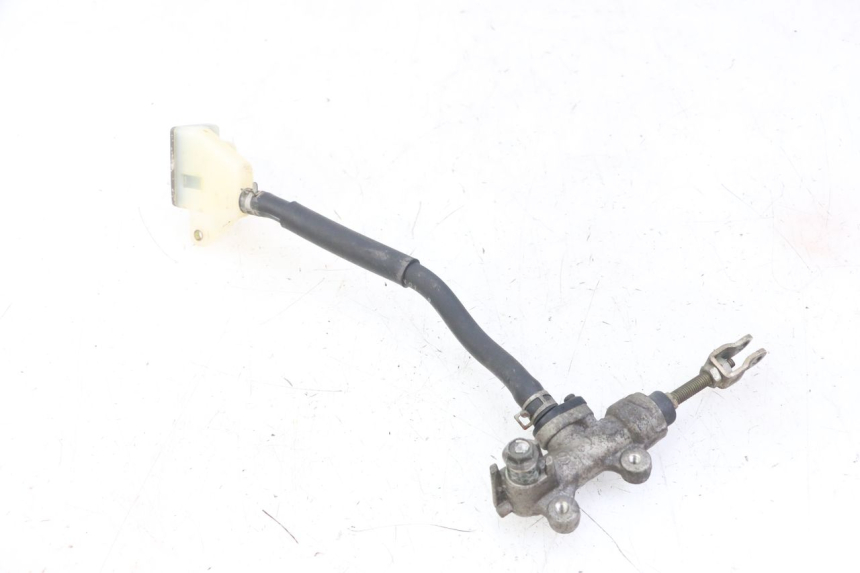 photo de REAR BRAKE MASTER CYLINDER SUZUKI GS GSE 500 (2001 - 2003)