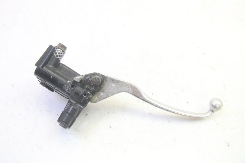 photo de REAR BRAKE MASTER CYLINDER SYM GTS EVO 125 (2009 - 2013) - Fixing points details