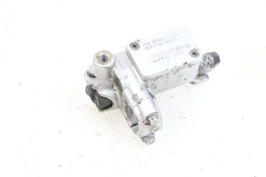 photo de REAR BRAKE MASTER CYLINDER KYMCO LIKE 125 (2009 - 2016) - Fixing points details