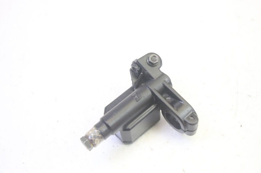 photo de REAR BRAKE MASTER CYLINDER PIAGGIO MP3 LT 400 (2007 - 2012) - Technical close-up