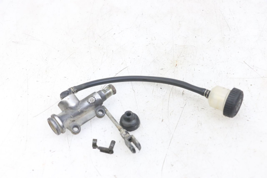 photo de REAR BRAKE MASTER CYLINDER PEUGEOT XP6 50 (1997 - 2003)