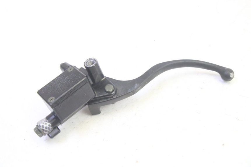 photo de REAR BRAKE MASTER CYLINDER EFUN PUSA 1 - Technical close-up