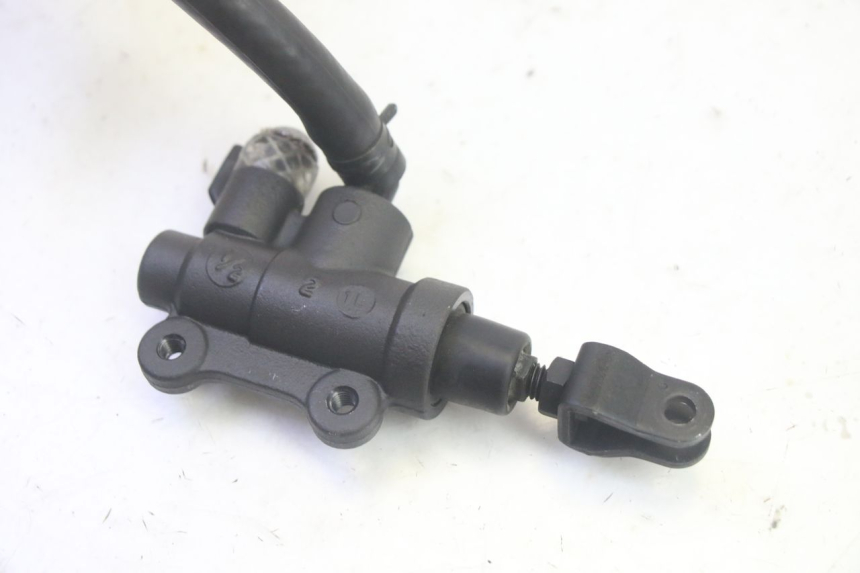 photo de REAR BRAKE MASTER CYLINDER BMW R GS 1250 (2021 - 2024) - Fixing points details