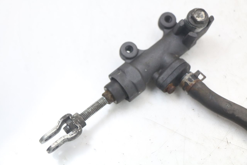 photo de REAR BRAKE MASTER CYLINDER SUZUKI GS F 500 (2004 - 2007)