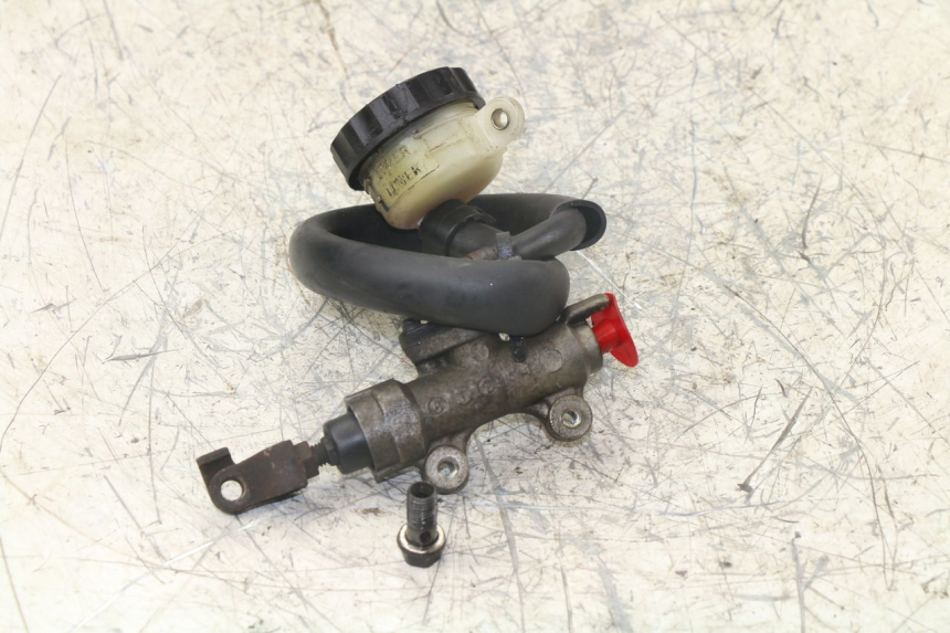 photo de REAR BRAKE MASTER CYLINDER HONDA VFR 750 (1994 - 1997)