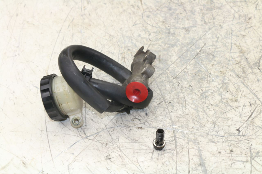 photo de REAR BRAKE MASTER CYLINDER HONDA VFR 750 (1994 - 1997)