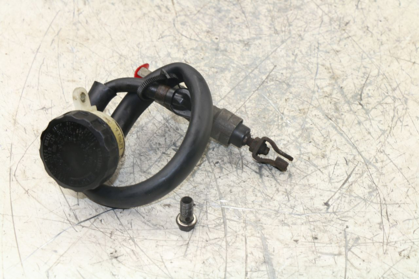 photo de REAR BRAKE MASTER CYLINDER HONDA VFR 750 (1994 - 1997)