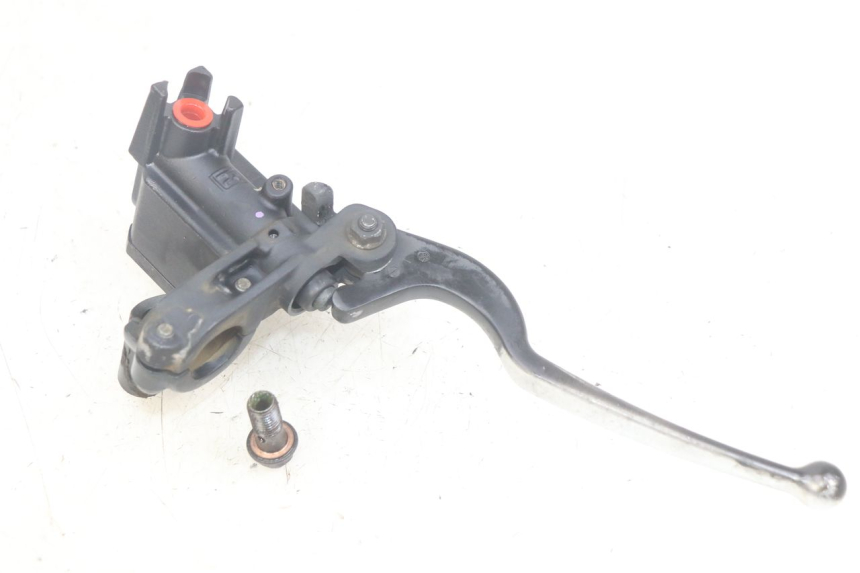 photo de REAR BRAKE MASTER CYLINDER YAMAHA XMAX X-MAX 125 (2006 - 2009) - Zoom on usage condition