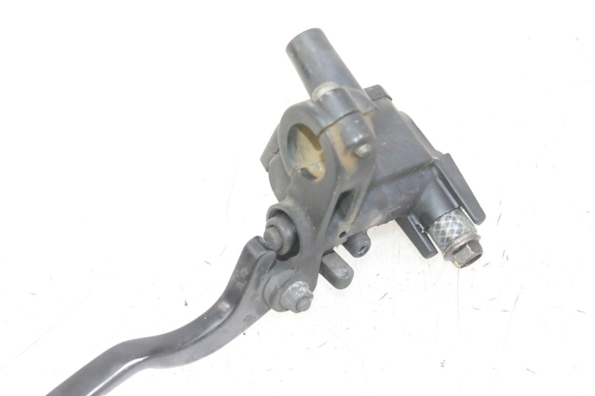 photo de REAR BRAKE MASTER CYLINDER YAMAHA XMAX X-MAX 125 (2006 - 2009) - Zoom on usage condition