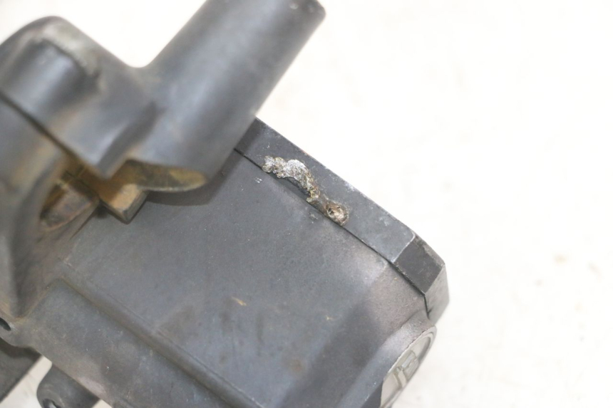 photo de REAR BRAKE MASTER CYLINDER YAMAHA XMAX X-MAX 125 (2006 - 2009) - Fixing points details