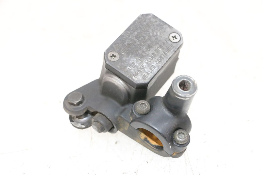 photo de REAR BRAKE MASTER CYLINDER YAMAHA XMAX X-MAX 125 (2006 - 2009) - Component detail