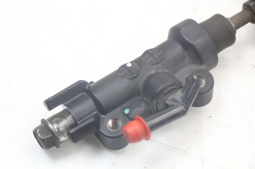 photo de REAR BRAKE MASTER CYLINDER YAMAHA MT-07 MT07 ABS 700 (2014 - 2017)