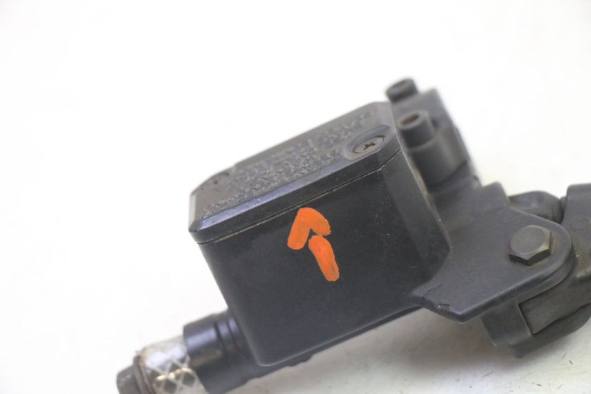 photo de REAR BRAKE MASTER CYLINDER YAMAHA YP MAJESTY 125 (2007 - 2010)