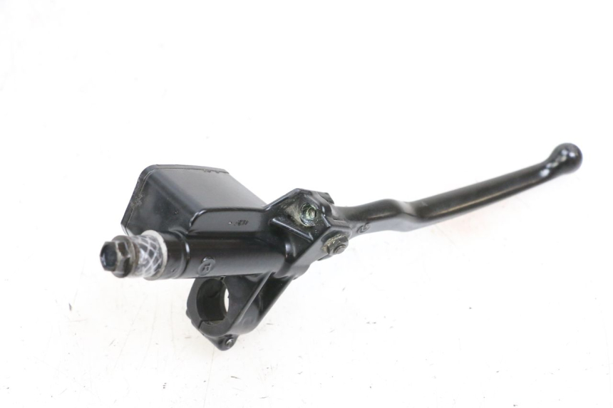 photo de REAR BRAKE MASTER CYLINDER YAMAHA YP MAJESTY 125 (2002 - 2006) - Component detail