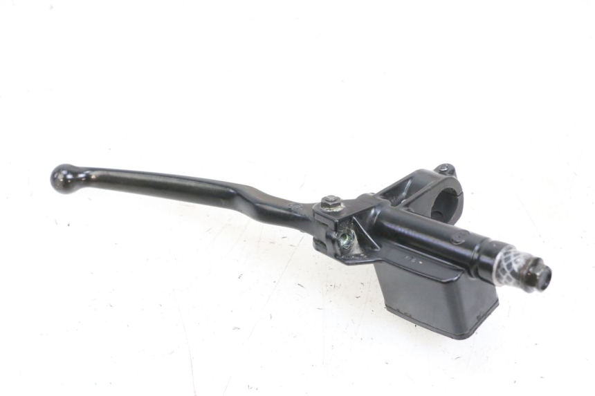 photo de REAR BRAKE MASTER CYLINDER YAMAHA YP MAJESTY 125 (2002 - 2006) - Alternative perspective