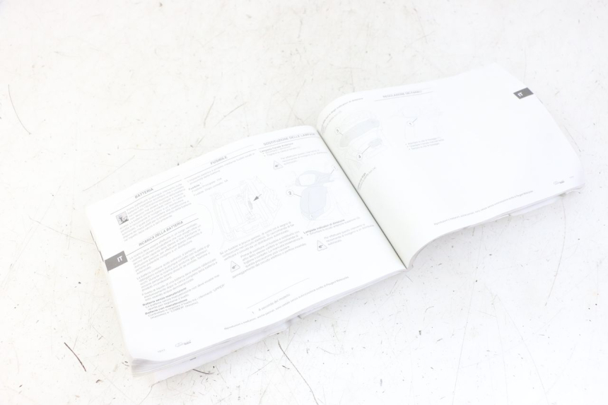 photo de USER MANUAL PEUGEOT TWEET 4T 50 (2014 - 2019)