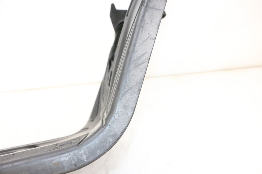 photo de FLOOR PANEL MBK BOOSTER SPIRIT NAKED 50 (2004 - 2017) - Distinctive features