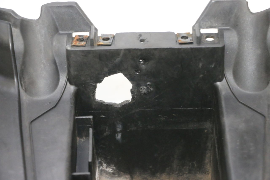 photo de FLOOR PANEL MBK BOOSTER SPIRIT NAKED 50 (2004 - 2017) - Detailed visual inspection