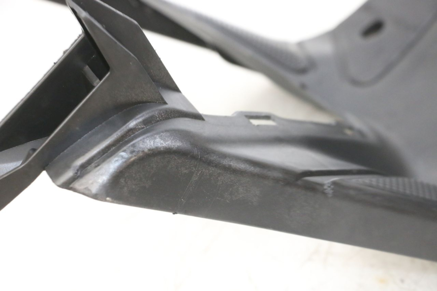 photo de FLOOR PANEL MBK BOOSTER SPIRIT NAKED 50 (2004 - 2017) - Focus on structure