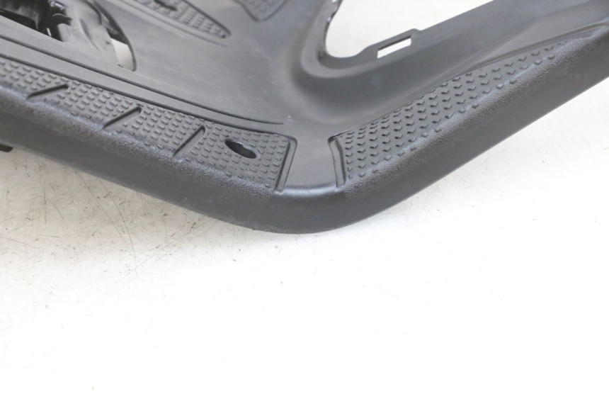 photo de FOOTREST YAMAHA BW'S EASY 50 (2013 - 2016) - Surface and material condition