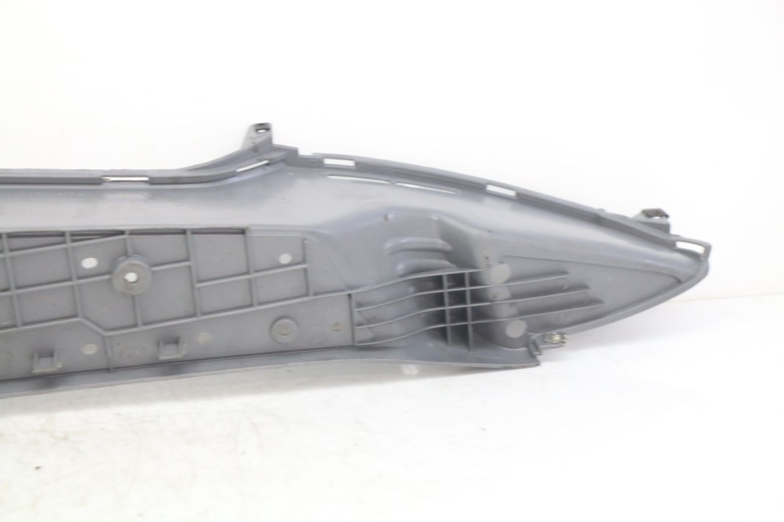 photo de RIGHT FOOTREST HONDA FES PANTHEON 2T 125 (1998 - 2002)