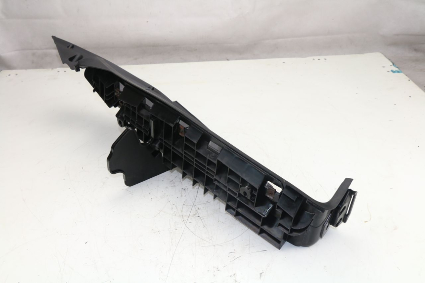 photo de RIGHT FLOOR PANEL HONDA FES S-WING SWING 125 (2007 - 2015) - Additional view of the item