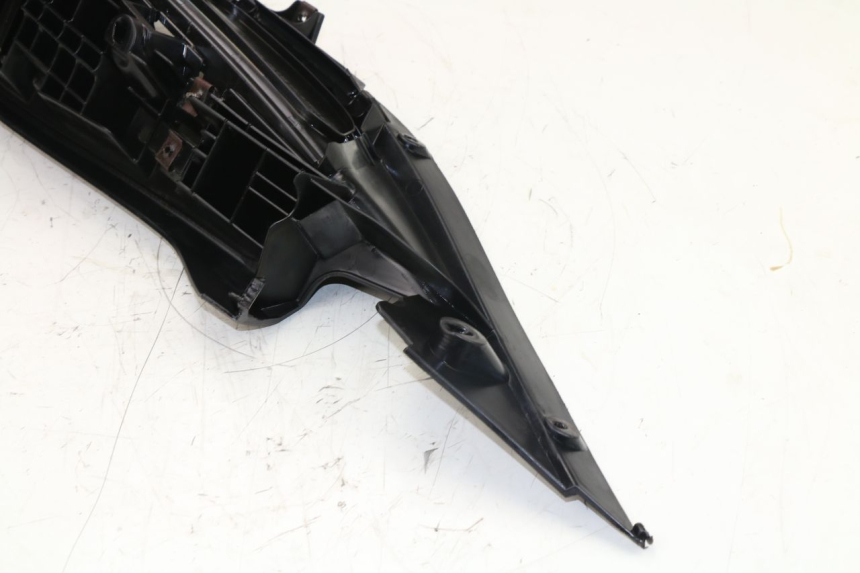 photo de RIGHT FLOOR PANEL HONDA FES S-WING SWING 125 (2007 - 2015) - Zoom on usage condition