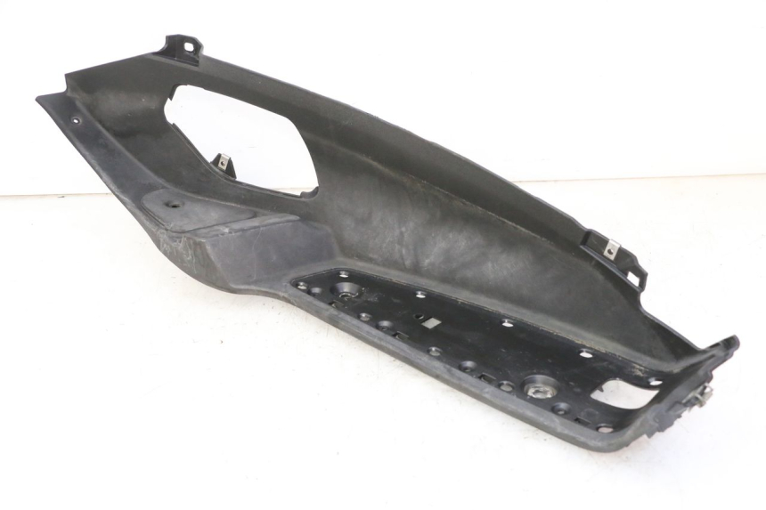 photo de RIGHT FLOOR PANEL PIAGGIO MP3 500 (2011 - 2015)