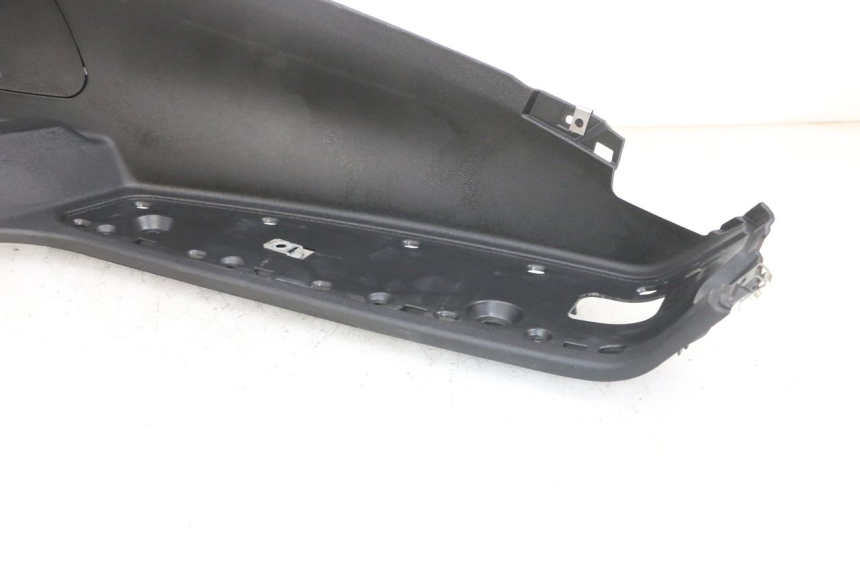 photo de RIGHT FOOTREST PIAGGIO MP3 RL 250 (2007 - 2010) - Checked used part