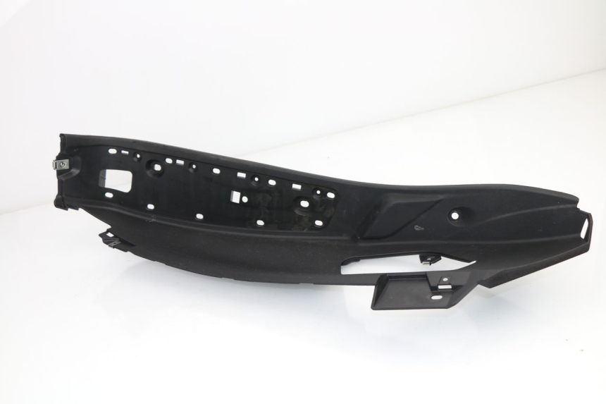 photo de RIGHT FLOOR PANEL PIAGGIO MP3 500 (2016 - 2018)