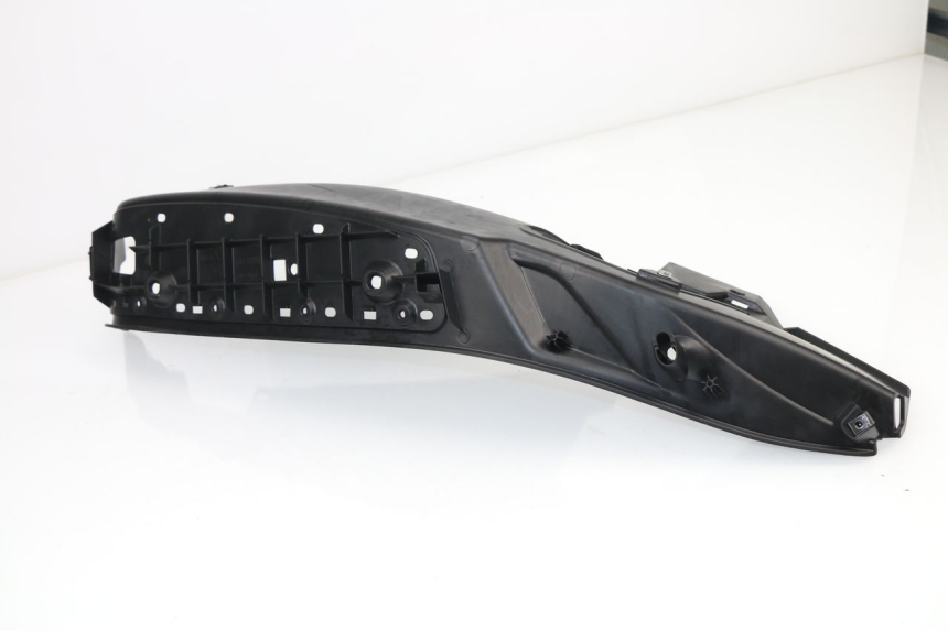 photo de RIGHT FLOOR PANEL PIAGGIO MP3 500 (2016 - 2018)