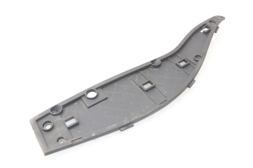 photo de RIGHT FLOOR PANEL GILERA NEXUS 125 (2009 - 2013)