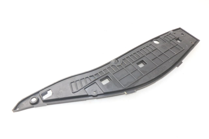 photo de RIGHT FLOOR PANEL GILERA NEXUS 125 (2009 - 2013)
