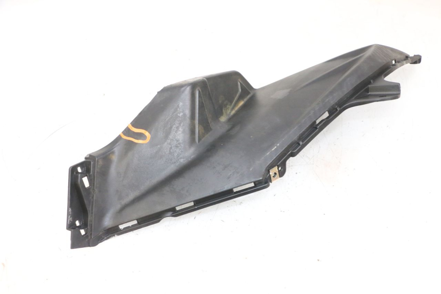 photo de RIGHT FOOTREST SYM ORBIT III 3 4T 50 (2018 - 2021) - Surface and material condition