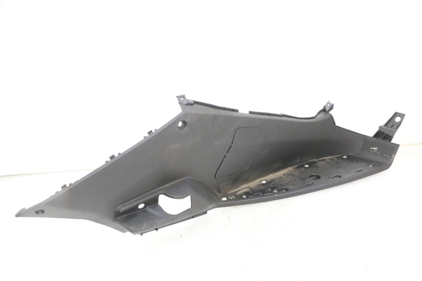 photo de RIGHT FLOOR PANEL PEUGEOT SATELIS 125 (2013 - 2018)