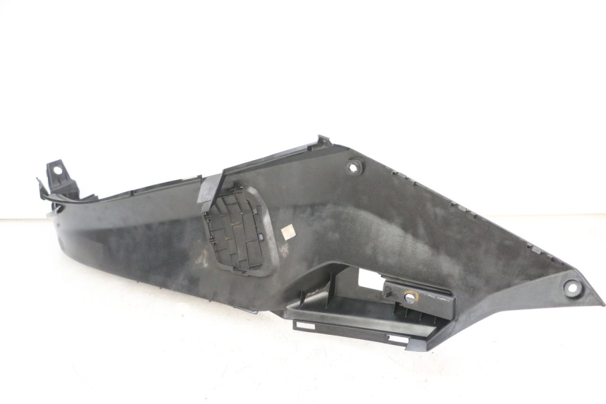 photo de RIGHT FLOOR PANEL PEUGEOT SATELIS 125 (2013 - 2018)