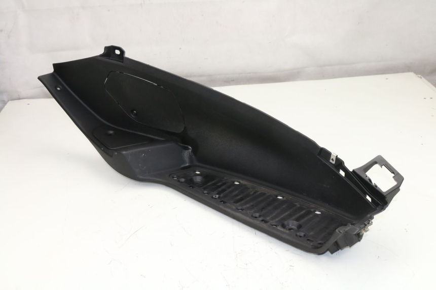 photo de RIGHT FOOTREST PIAGGIO MP3 125 (2006 - 2014)