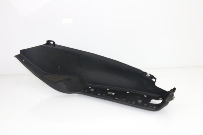 photo de RIGHT FOOTREST PIAGGIO MP3 LT 400 (2007 - 2012)