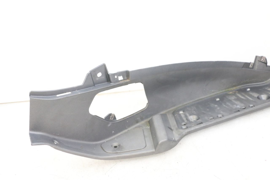 photo de RIGHT FOOTREST PIAGGIO X8 125 (2004 - 2007)