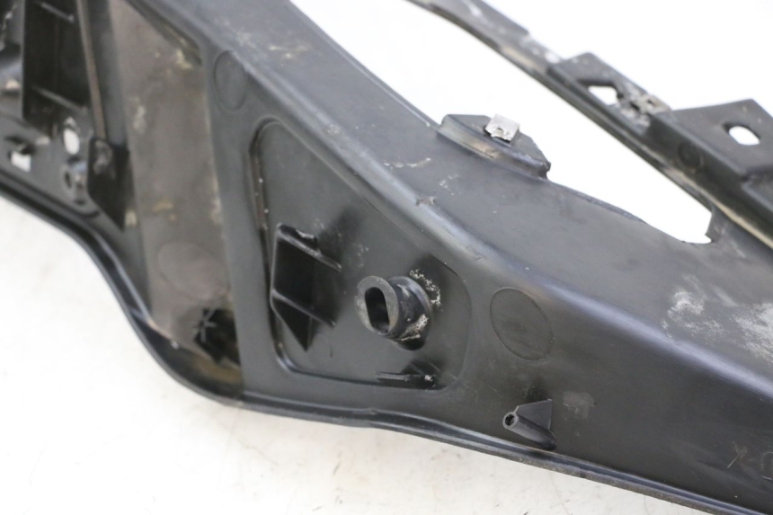 photo de RIGHT FOOTREST PIAGGIO X8 125 (2004 - 2007)