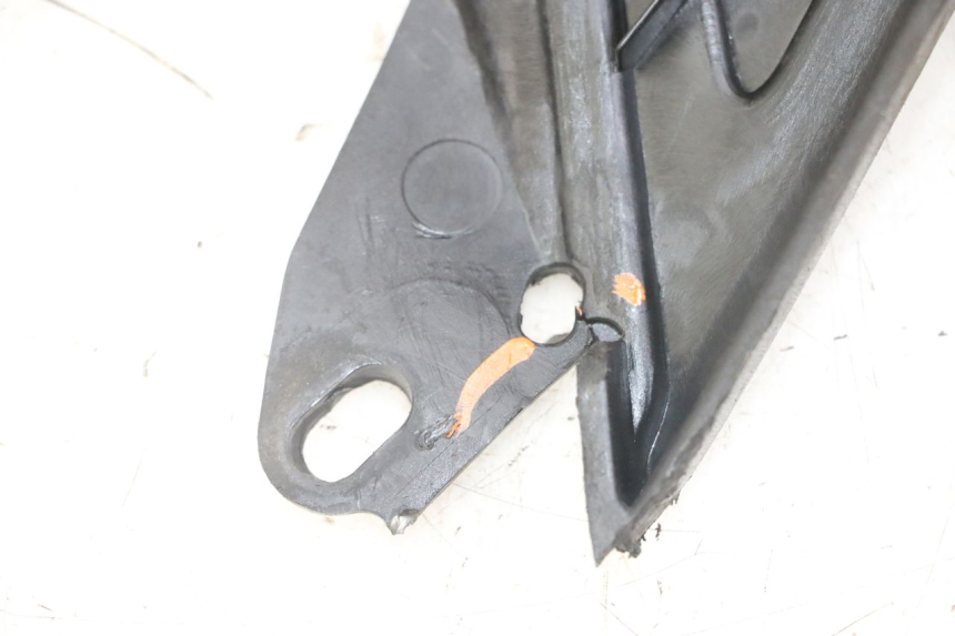 photo de FOOTREST PEUGEOT ELYSEO 125 (1999 - 2004)
