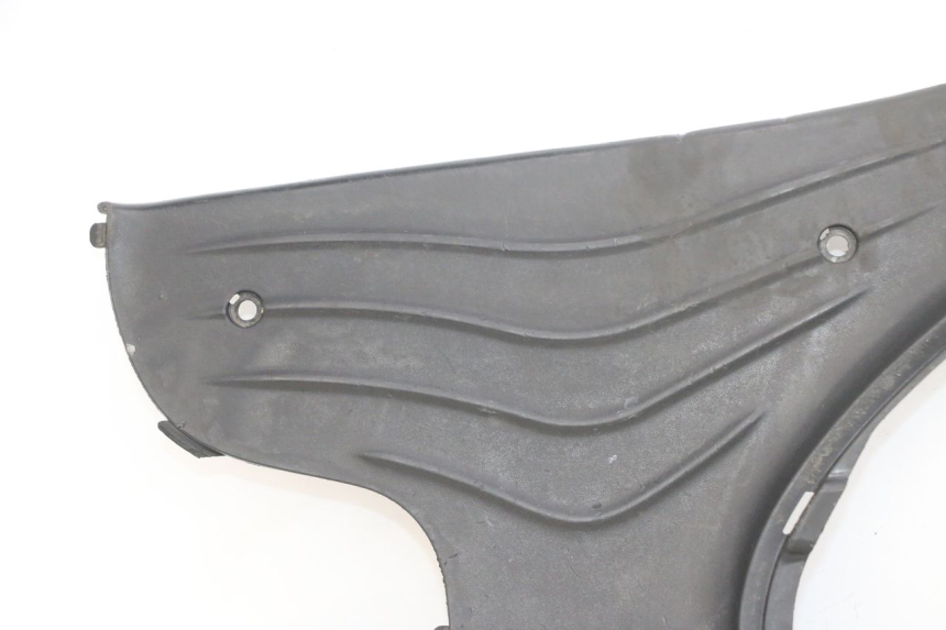 photo de FOOTREST PIAGGIO FLY 4T 50 (2013 - 2017) - Distinctive features