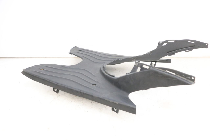 photo de FOOTREST PIAGGIO FLY 4T 50 (2013 - 2017) - Fixing points details