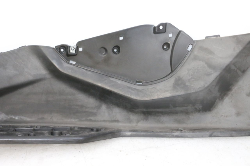 photo de LEFT FLOOR PANEL QUADRO 4 4D 350 (2015 - 2018)