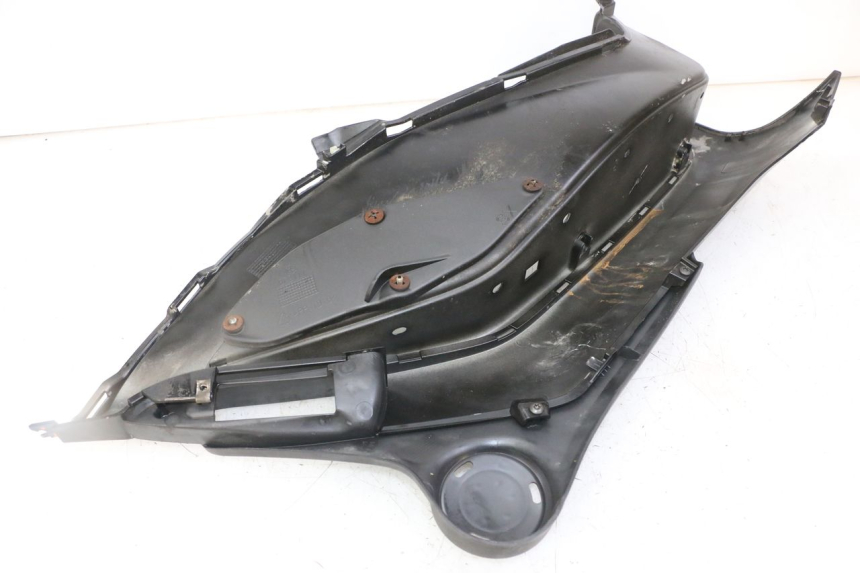 photo de LEFT FLOOR PANEL PIAGGIO IE MP3 YOURBAN 300 (2011 - 2016)