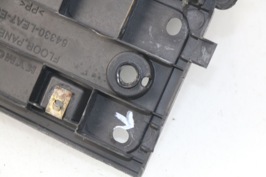 photo de LEFT FOOTREST KYMCO DINK STREET 125 (2009 - 2014)